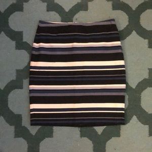 Beautiful Banana Republic striped pencil skirt size 4